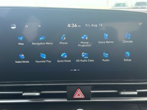 Used 2025 Hyundai Elantra Limited FWD image 25
