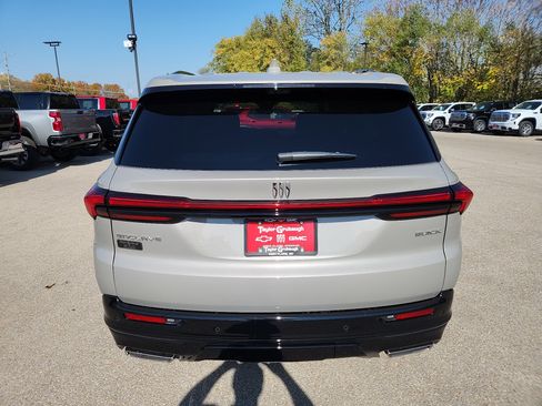 New 2026 Buick Enclave Sport Touring w/ Power Package image 8