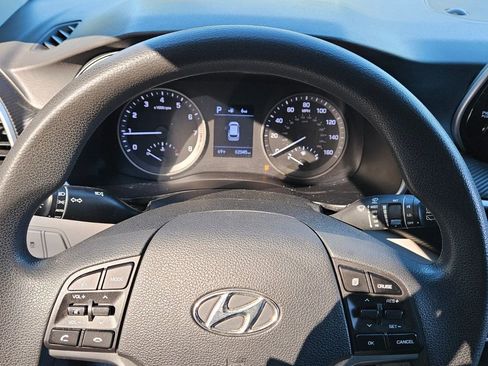 Used 2021 Hyundai Tucson SE image 16