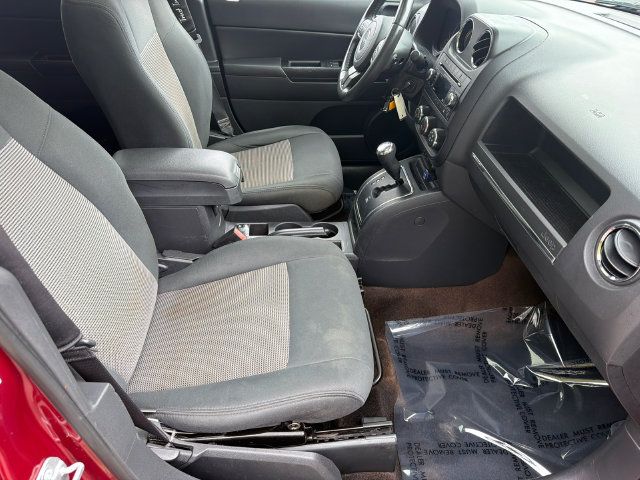 Used 2019 Jeep Cherokee Latitude Plus FWD image 14