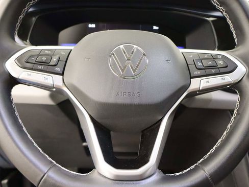 Certified 2023 Volkswagen Taos SE w/ Panoramic Sunroof Package image 13