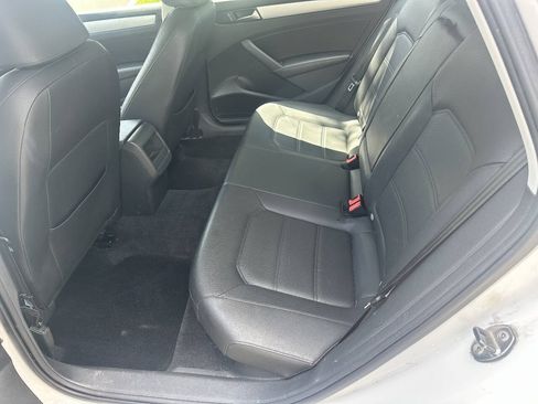 Used 2012 Volkswagen Passat 2.5 SE FWD image 11