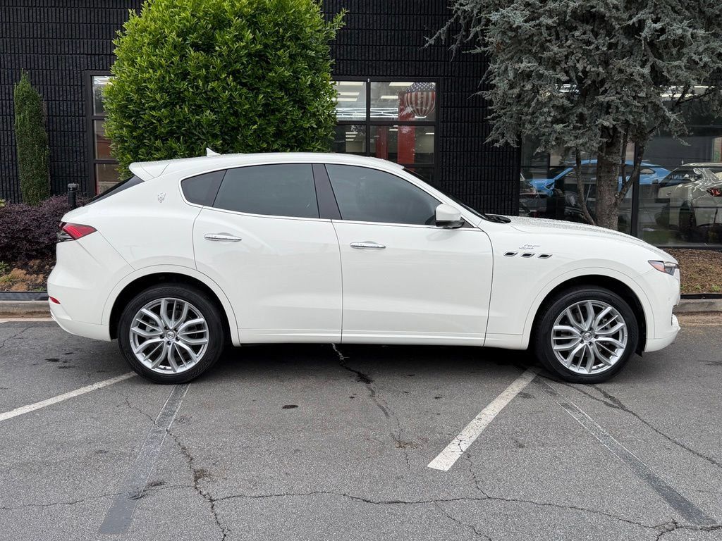 Used 2022 Maserati Levante GT AWD/4WD image 21