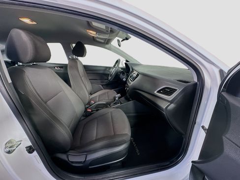 Used 2021 Hyundai Accent SE FWD image 28