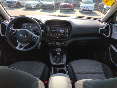 Certified 2023 Kia Soul LX w/ LX Technology Package image 17