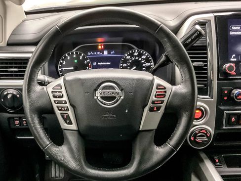 Used 2021 Nissan Titan SV w/ SV Convenience Package AWD/4WD image 12