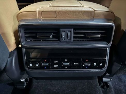 Used 2023 Lexus LX 600 4WD w/ Luxury Package image 22