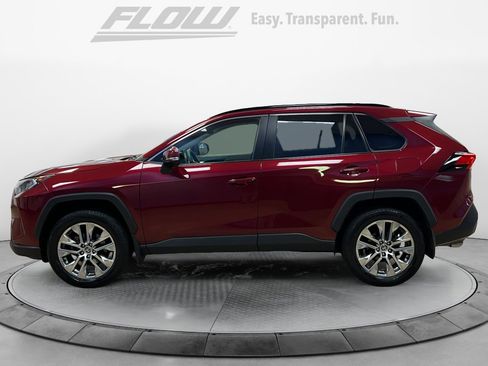 Used 2021 Toyota RAV4 XLE Premium image 5
