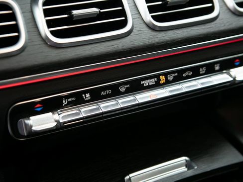 Used 2025 Mercedes-Benz GLE 450e 4MATIC image 19