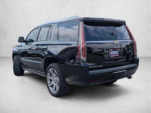 Used 2018 Cadillac Escalade Premium Luxury RWD image 7