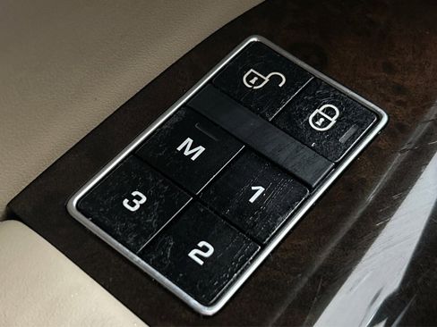 Used 2014 Land Rover Range Rover Long Wheelbase Autobiography image 46