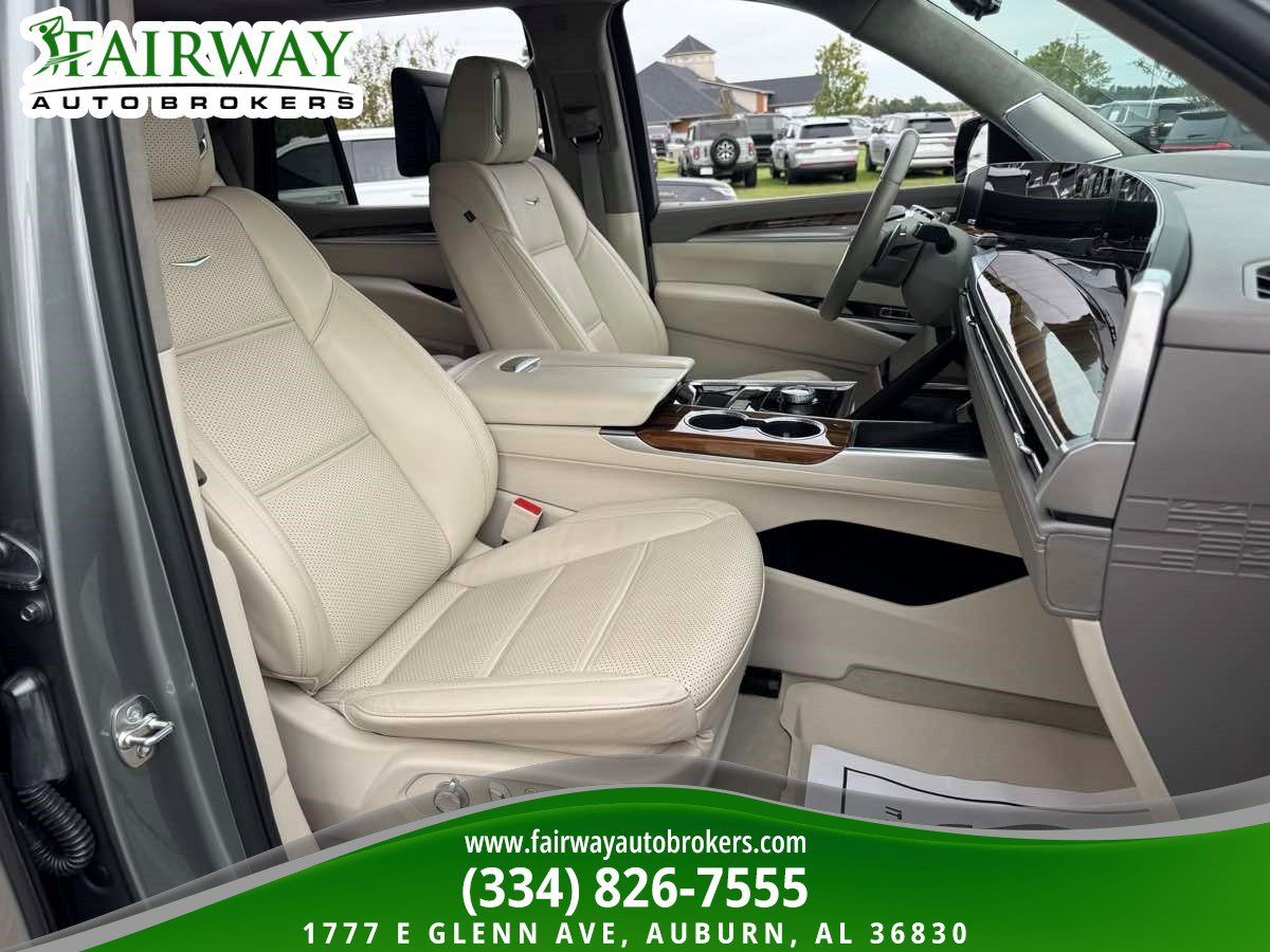 Used 2026 Cadillac Escalade Platinum Sport w/ LPO, ONYX Package AWD/4WD image 12