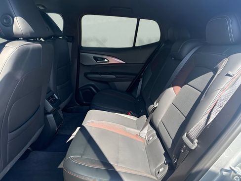 Used 2024 Chevrolet Equinox EV RS FWD image 12