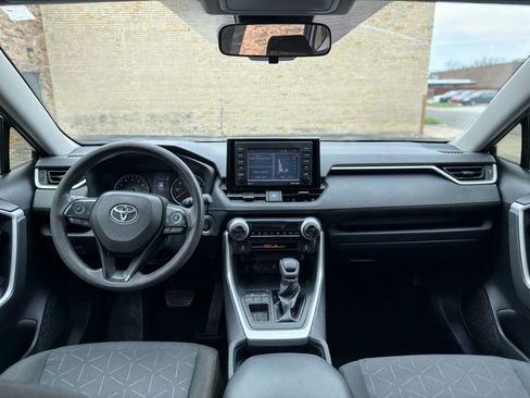 Used 2020 Toyota RAV4 XLE image 10