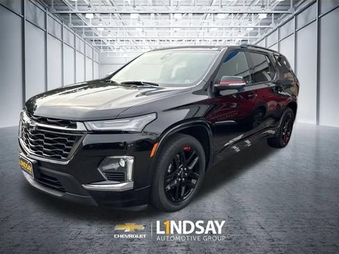 Used 2023 Chevrolet Traverse Premier w/ Redline Edition AWD/4WD image 2