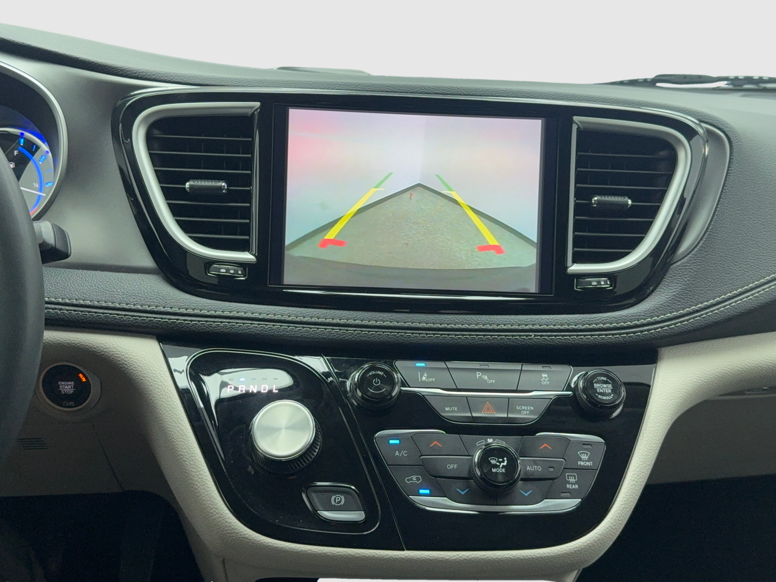 Used 2023 Chrysler Pacifica Touring-L FWD image 24