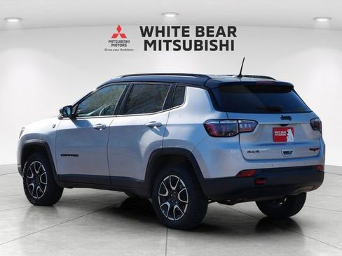 Used 2025 Jeep Compass Trailhawk AWD/4WD image 4