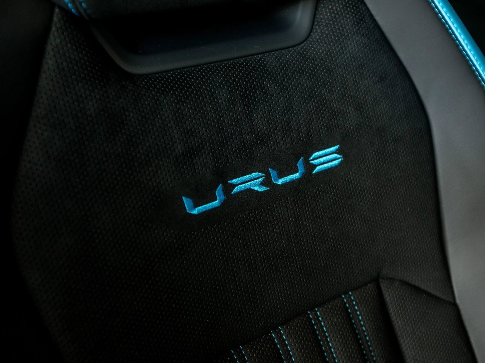 Used 2023 Lamborghini Urus Performante AWD/4WD image 14