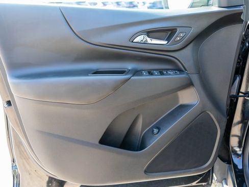 Used 2022 Chevrolet Equinox LT image 18