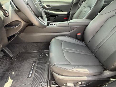New 2026 Hyundai Sonata Limited FWD image 12