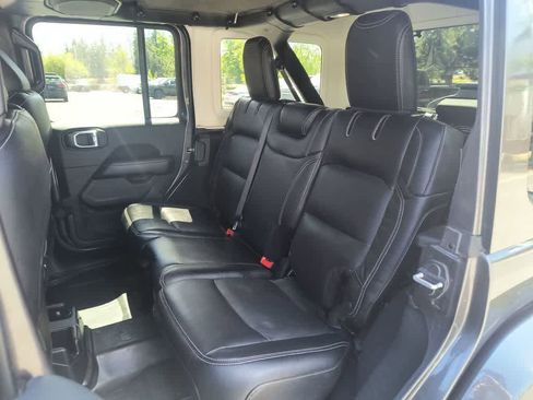Used 2018 Jeep Wrangler Unlimited Sahara AWD/4WD image 22