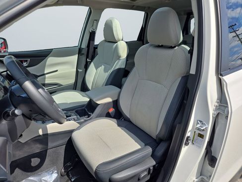 Certified 2023 Subaru Forester Premium AWD/4WD image 9