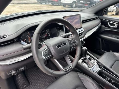 Used 2025 Jeep Compass Trailhawk AWD/4WD image 23