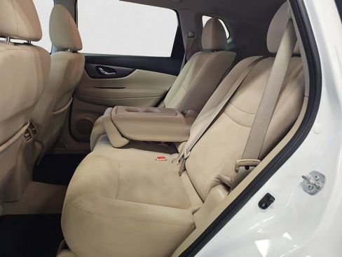 Used 2015 Nissan Rogue SV w/ SV Premium Package image 13