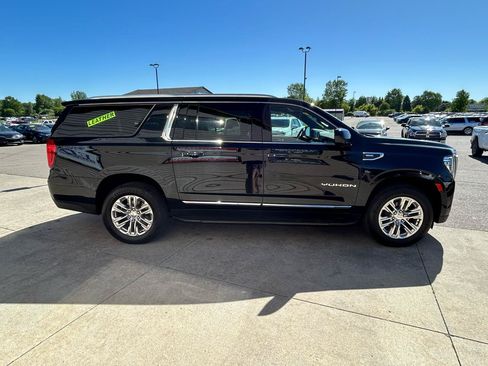 Used 2023 GMC Yukon XL SLT AWD/4WD image 4