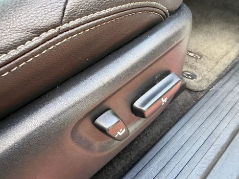 Used 2018 Toyota 4Runner SR5 Premium image 36