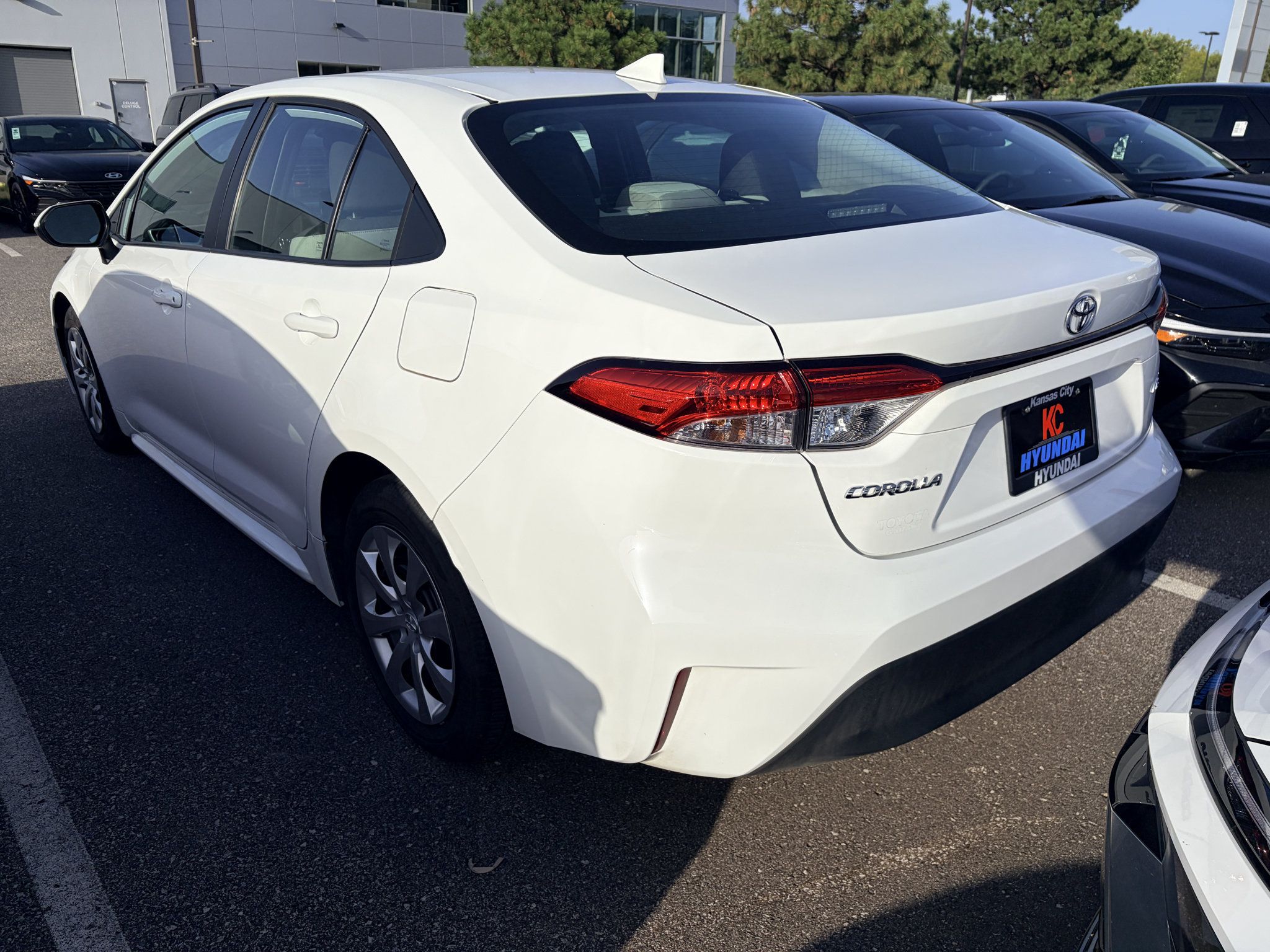 Used 2025 Toyota Corolla LE FWD image 3