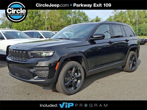 New 2025 Jeep Grand Cherokee Altitude image 1