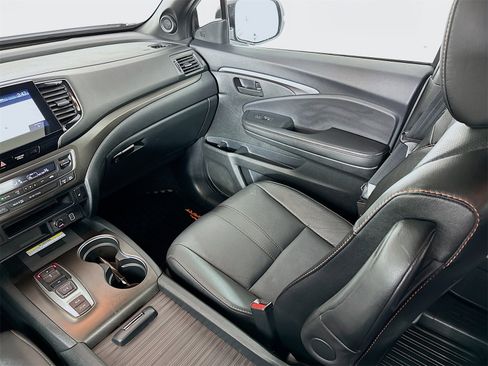 Used 2022 Honda Passport TrailSport image 24