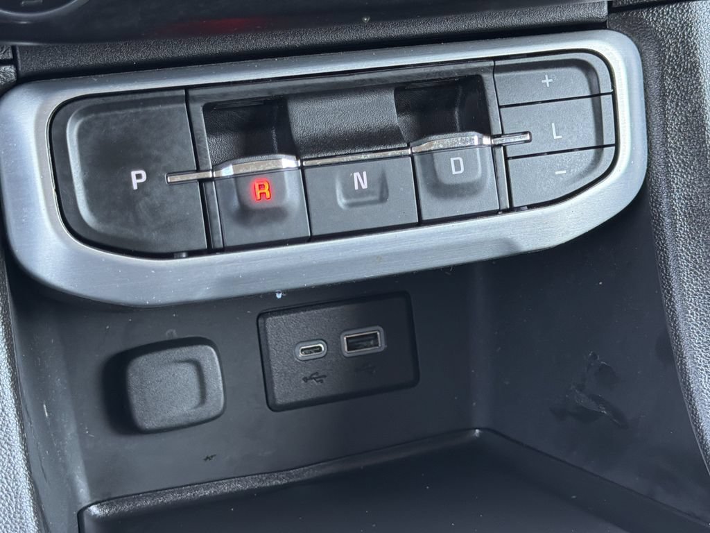 Used 2023 GMC Acadia SLE FWD image 7