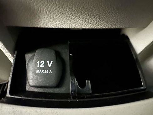 Used 2014 Mercedes-Benz CLA 250 4MATIC image 9