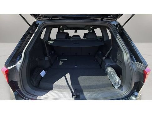 Used 2023 Volkswagen Tiguan SE R-Line FWD image 11