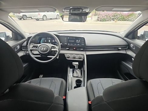 New 2026 Hyundai Elantra SE FWD image 30
