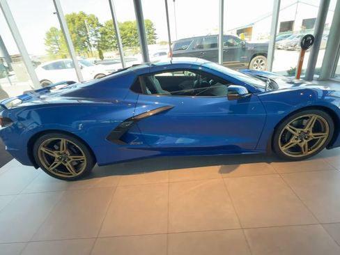 Used 2023 Chevrolet Corvette Stingray Preferred Conv w/ Z51 Performance Package RWD image 9