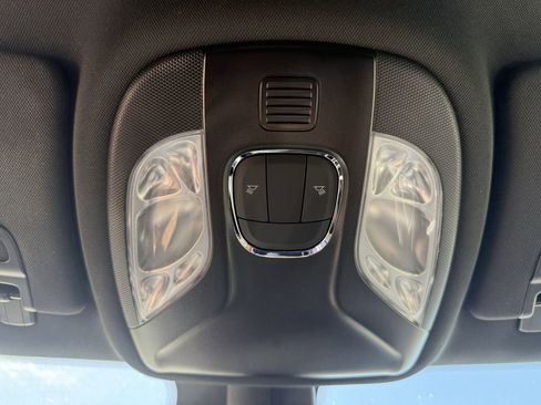 Used 2025 Jeep Compass Sport image 40