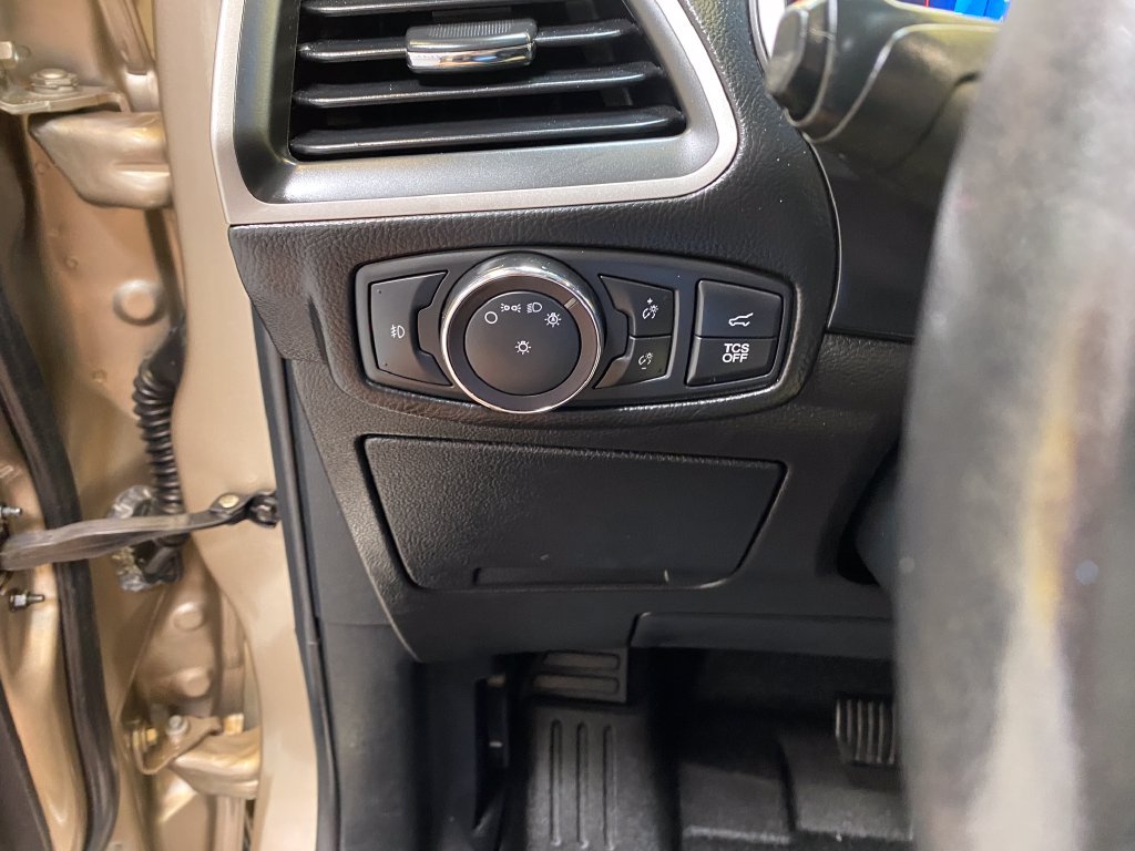 Used 2020 Ford Edge SEL w/ Convenience Package FWD image 31