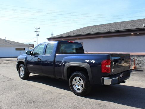 Used 2010 Chevrolet Silverado 1500 W/T AWD/4WD image 9