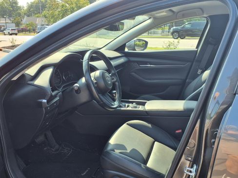 Used 2023 MAZDA MAZDA3 s FWD image 21