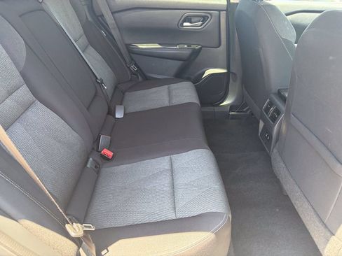 Used 2025 Nissan Rogue SV FWD image 17