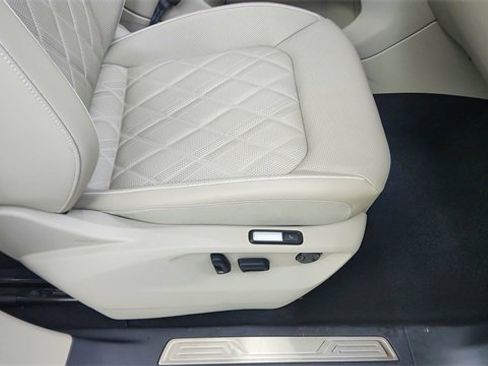 Used 2025 Volkswagen Atlas SEL Premium R-Line image 23