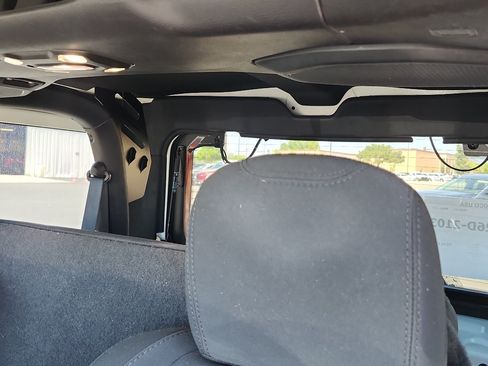 Used 2021 Jeep Wrangler Rubicon AWD/4WD image 15