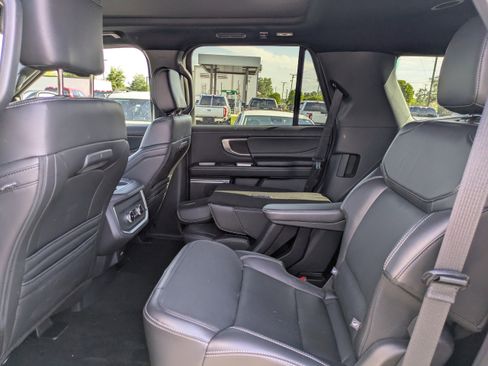 Used 2025 Ford Expedition Platinum w/ Stealth Appearance Package AWD/4WD image 12