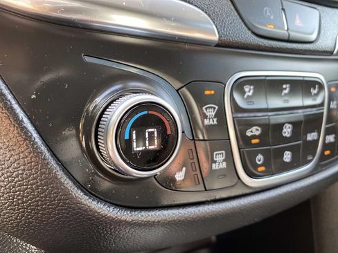 Used 2024 Chevrolet Equinox LT FWD image 10