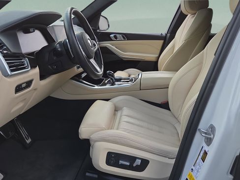 Used 2021 BMW X5 xDrive40i w/ M Sport Package image 10
