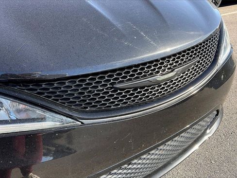 Used 2018 Chrysler Pacifica Limited w/ S Appearance Package image 8