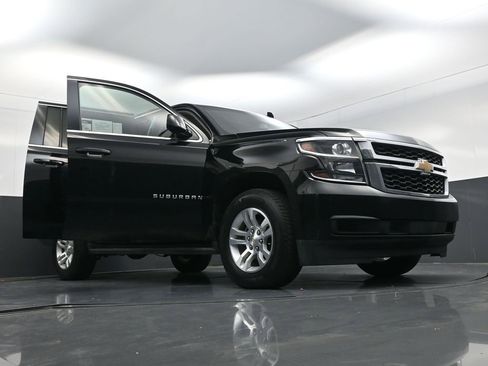 Used 2019 Chevrolet Suburban LT image 29